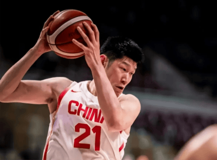 李炎哲崛起，CBA新一代中锋竞争